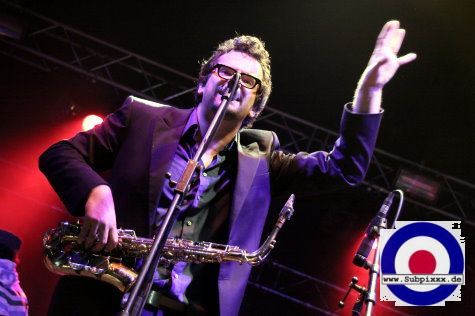 Carlos Reisch (D) 16. Chiemsee Reggae Festival - Übersee - Tent Stage 29. August 2010 (16).JPG